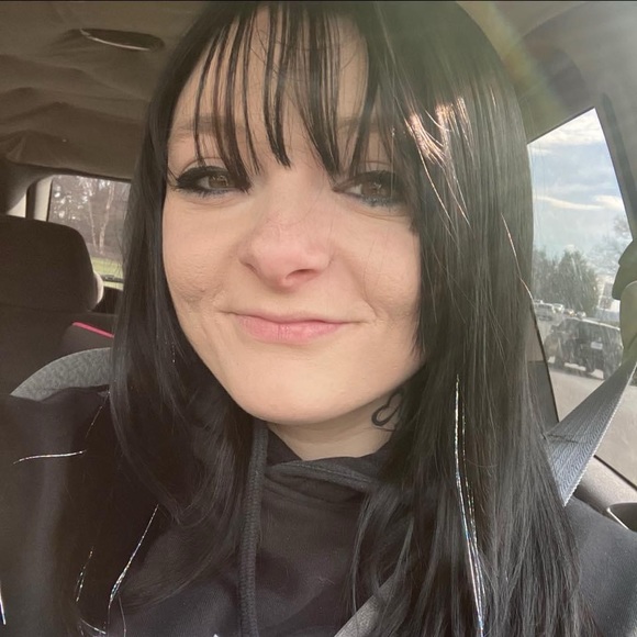 Meet your Posher, Kari - Picture 1 of 1